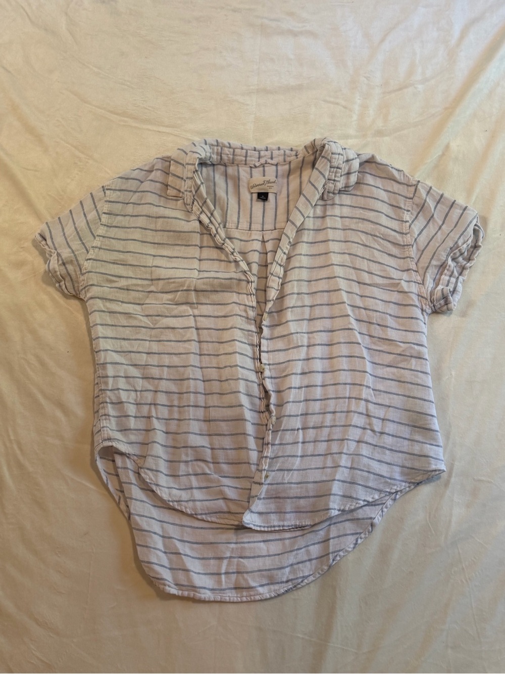 Universal Thread White Striped Short Sleeve Button Down Top